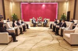 福建省领导与澳门中国企业协会代表团一行座谈